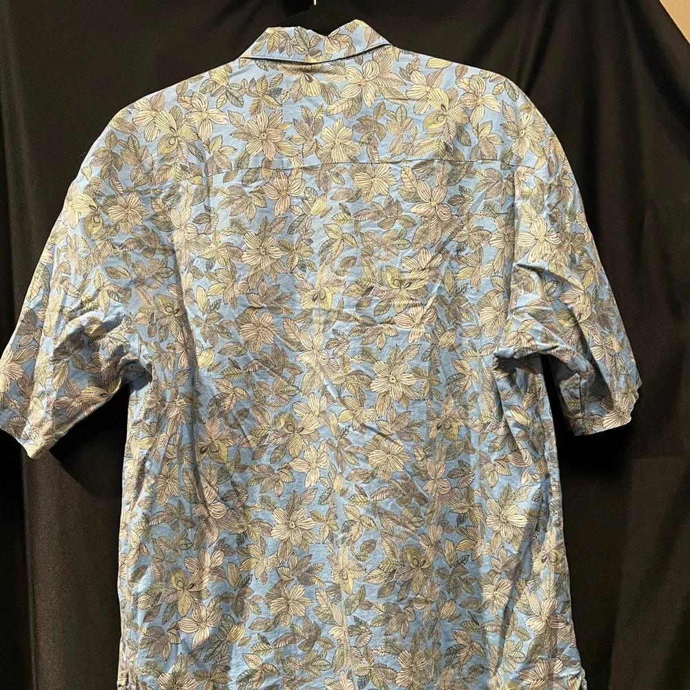 Tori Richard Blue and Tan Floral Hawaiian Shirt - Picture 2 of 8
